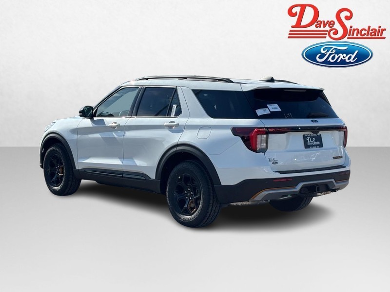 Ford Explorer Vehicle Full-screen Gallery Image 09
