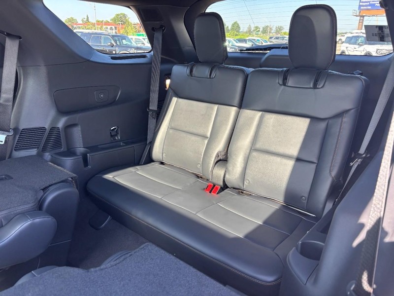 Ford Explorer Vehicle Full-screen Gallery Image 13
