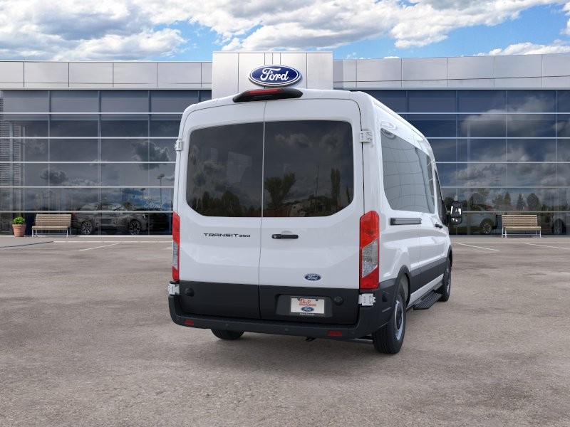 Ford Transit Passenger Wagon Vehicle Full-screen Gallery Image 10