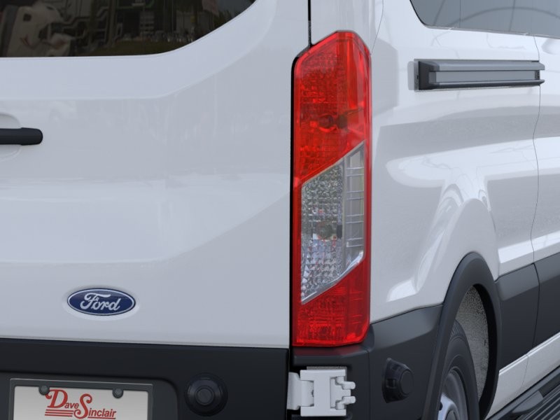 Ford Transit Passenger Wagon Vehicle Full-screen Gallery Image 23