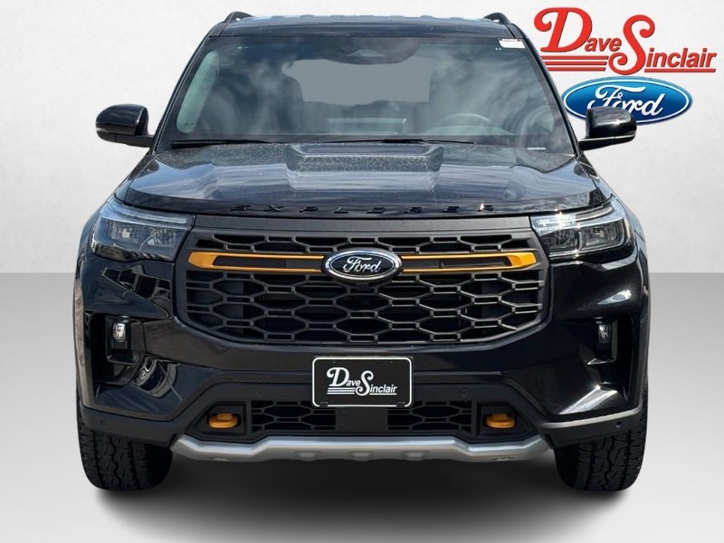 Ford Explorer Vehicle Full-screen Gallery Image 02