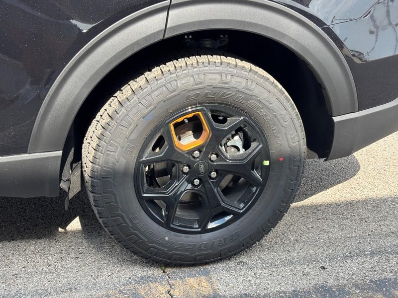 Ford Explorer Vehicle Full-screen Gallery Image 12