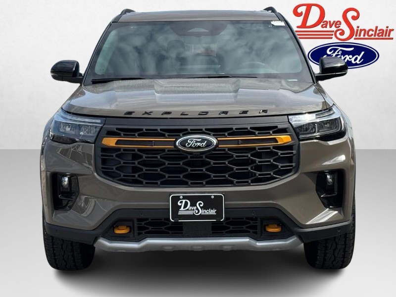 Ford Explorer Vehicle Full-screen Gallery Image 02