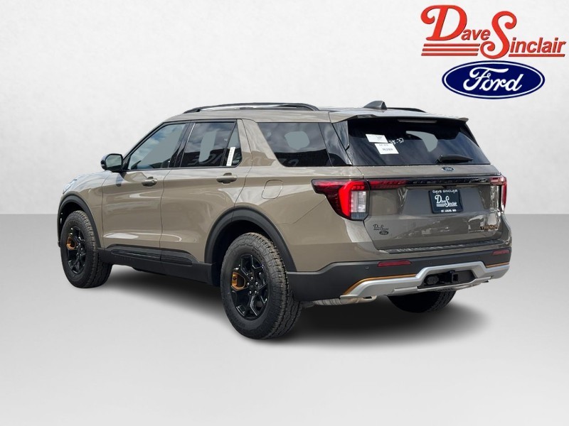Ford Explorer Vehicle Full-screen Gallery Image 09