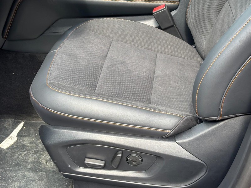 Ford Explorer Vehicle Full-screen Gallery Image 18