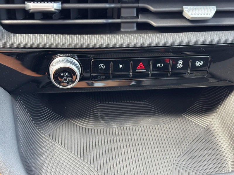 Ford Explorer Vehicle Full-screen Gallery Image 25
