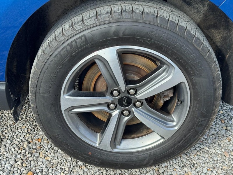 Ford Edge Vehicle Image 11
