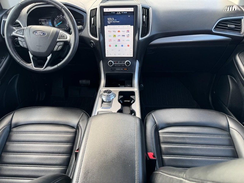 Ford Edge Vehicle Image 15