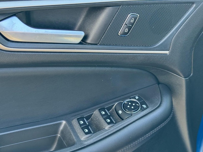 Ford Edge Vehicle Image 17