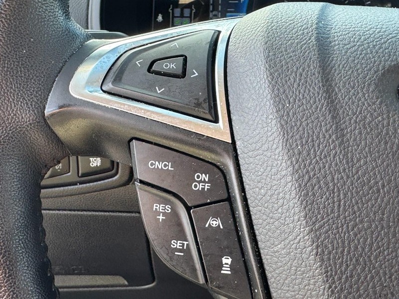 Ford Edge Vehicle Image 18