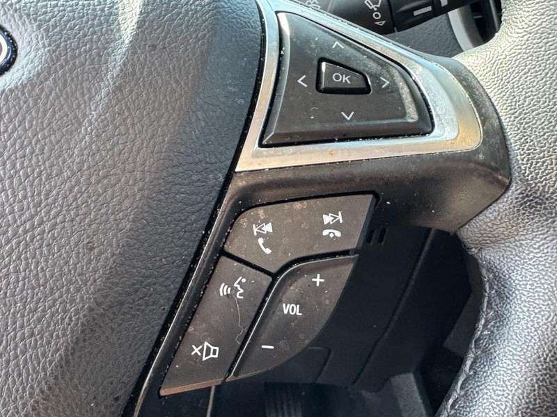Ford Edge Vehicle Image 19