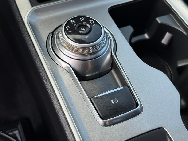 Ford Edge Vehicle Image 22