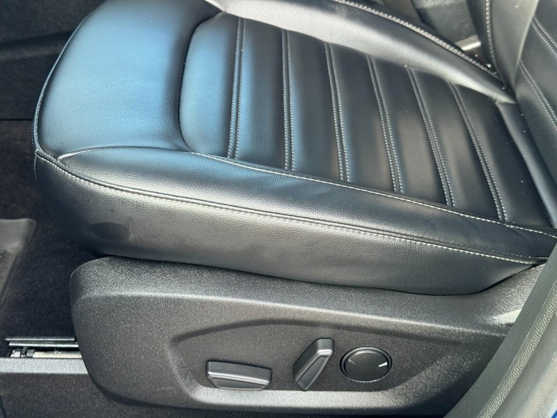 Ford Edge Vehicle Image 24