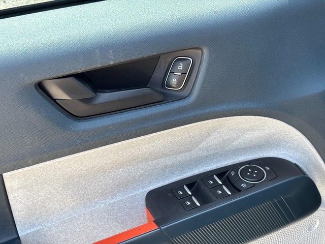 Ford Maverick Vehicle Image 18