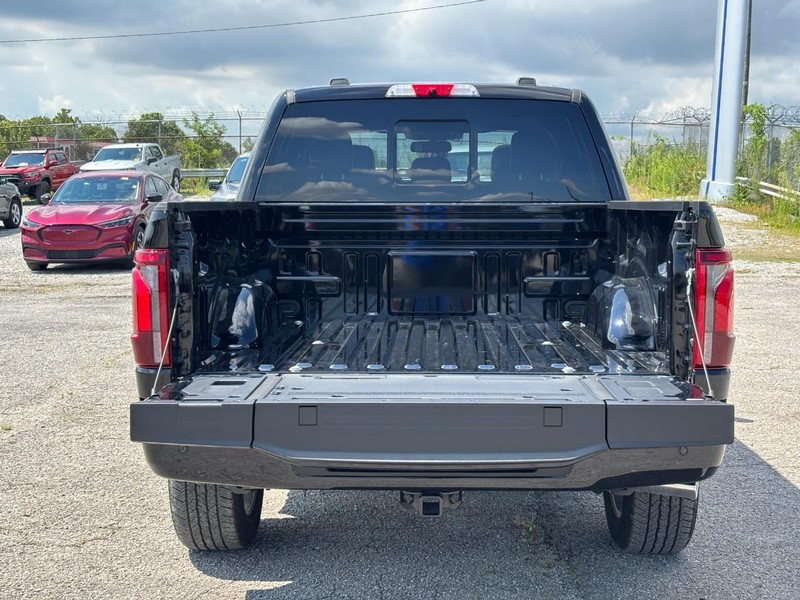 Ford F-150 Vehicle Full-screen Gallery Image 11