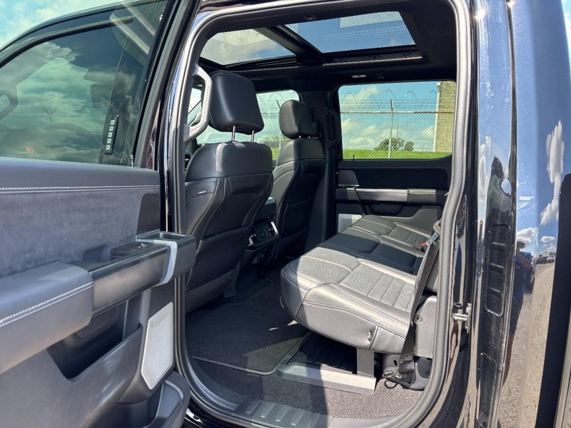 Ford F-150 Vehicle Full-screen Gallery Image 13