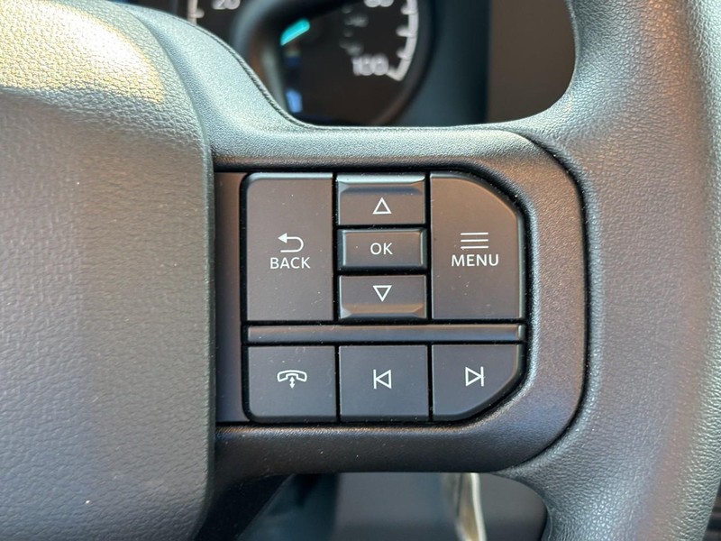 Ford Super Duty F-350 SRW Vehicle Full-screen Gallery Image 20