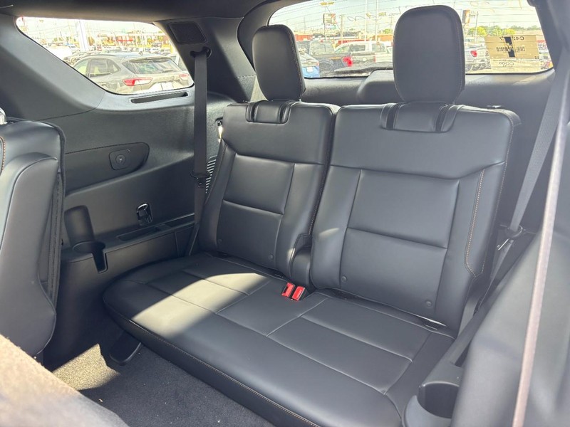 Ford Explorer Vehicle Full-screen Gallery Image 13