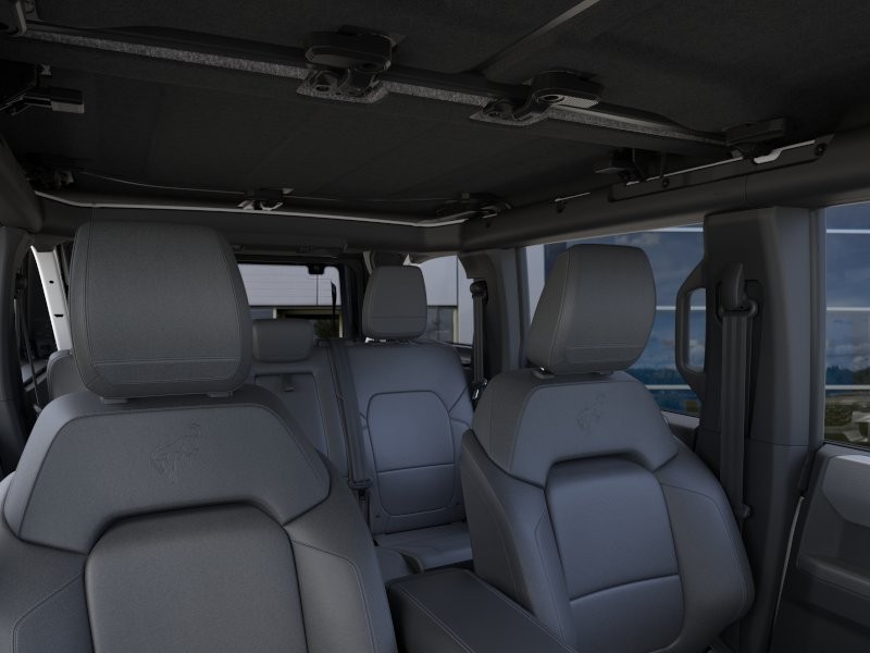 Ford Bronco Vehicle Full-screen Gallery Image 14