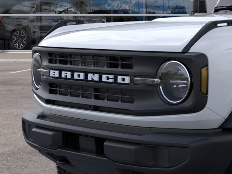 Ford Bronco Vehicle Full-screen Gallery Image 21