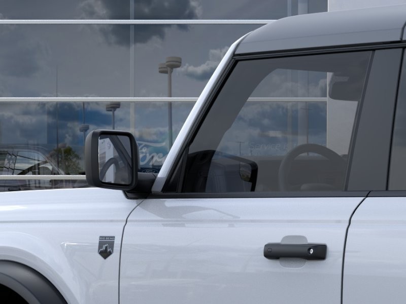 Ford Bronco Vehicle Full-screen Gallery Image 24