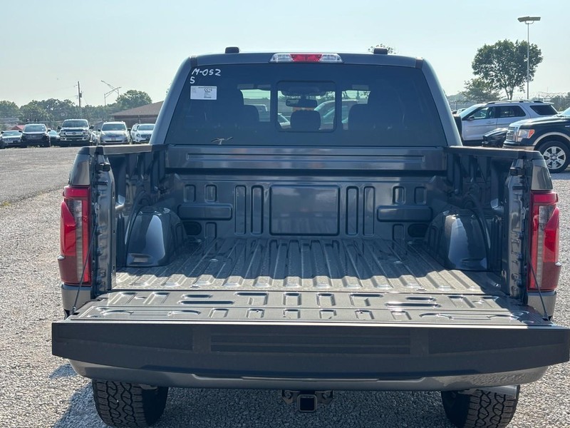 Ford F-150 Vehicle Full-screen Gallery Image 11