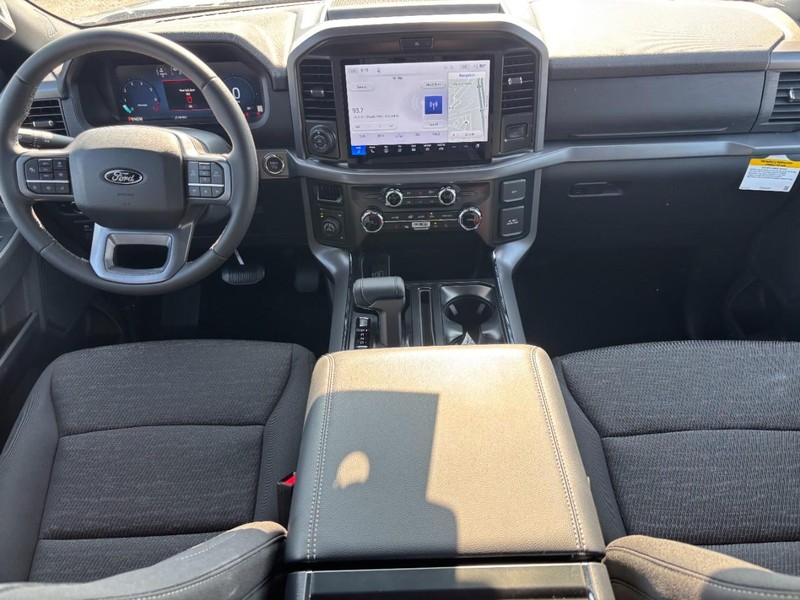 Ford F-150 Vehicle Full-screen Gallery Image 15