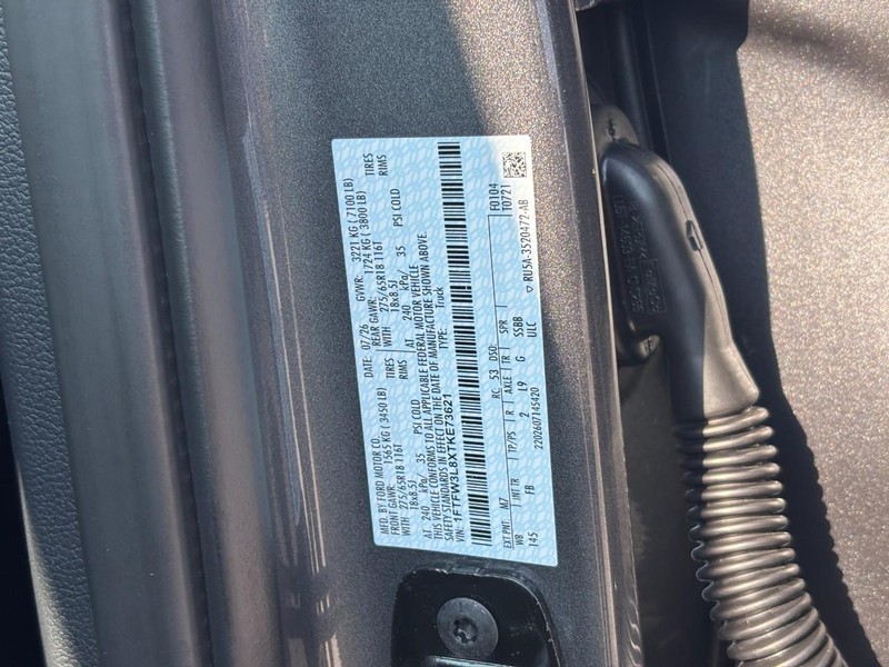 Ford F-150 Vehicle Full-screen Gallery Image 26
