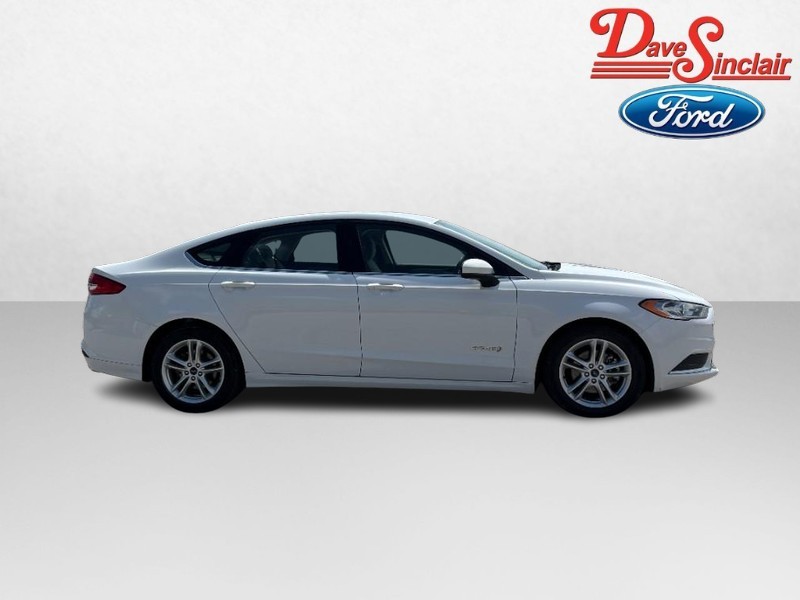 Ford Fusion Hybrid Vehicle Full-screen Gallery Image 05
