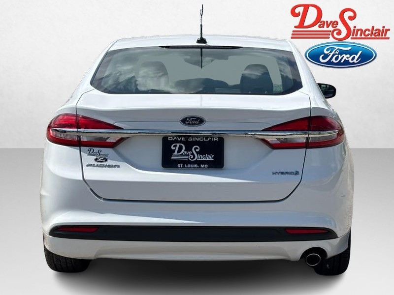 Ford Fusion Hybrid Vehicle Full-screen Gallery Image 08