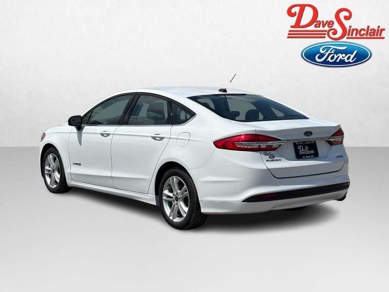 Ford Fusion Hybrid Vehicle Full-screen Gallery Image 09