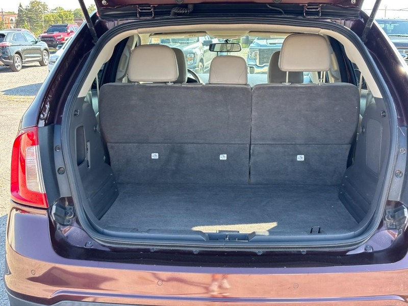 Ford Edge Vehicle Full-screen Gallery Image 11