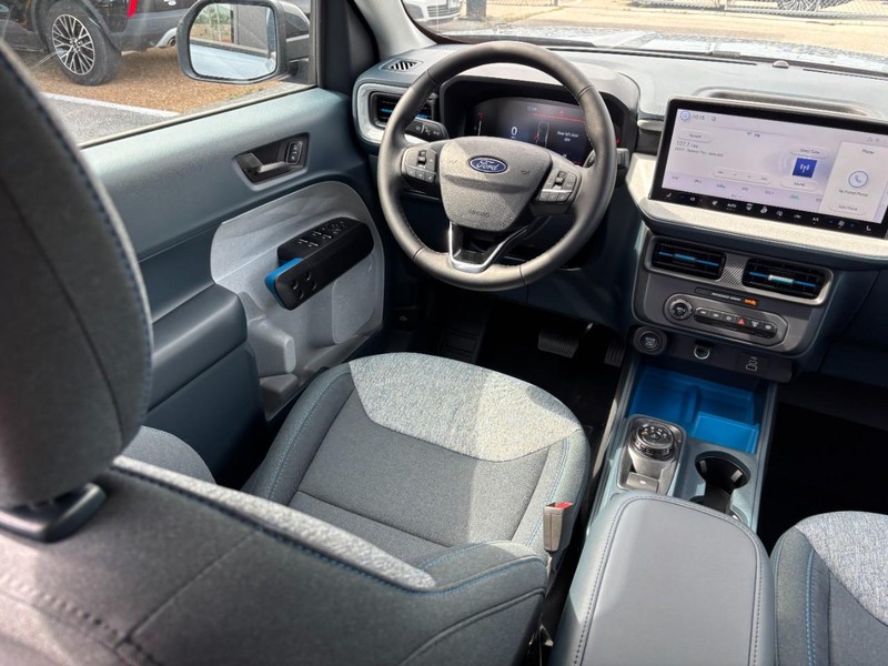 Ford Maverick Vehicle Full-screen Gallery Image 14