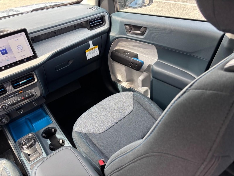 Ford Maverick Vehicle Full-screen Gallery Image 16