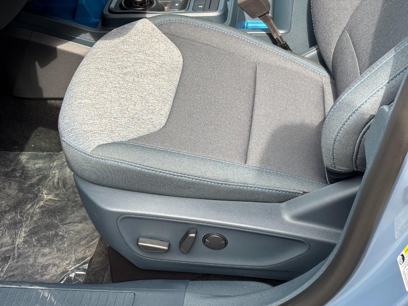 Ford Maverick Vehicle Full-screen Gallery Image 17