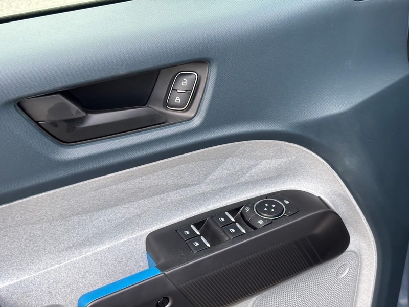 Ford Maverick Vehicle Full-screen Gallery Image 18