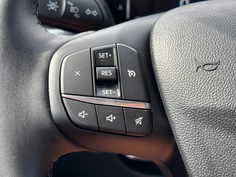 Ford Maverick Vehicle Full-screen Gallery Image 19