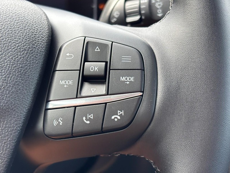 Ford Maverick Vehicle Full-screen Gallery Image 20