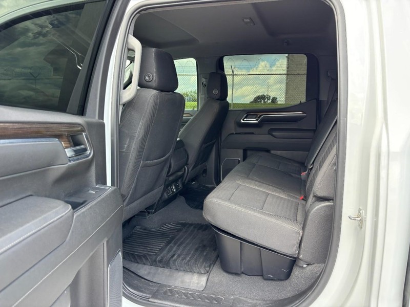 Chevrolet Silverado 1500 Vehicle Image 12