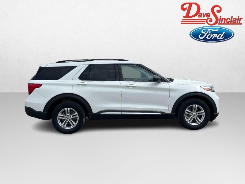 Ford Explorer Vehicle Full-screen Gallery Image 05