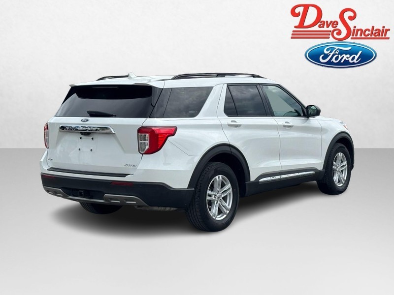 Ford Explorer Vehicle Full-screen Gallery Image 07