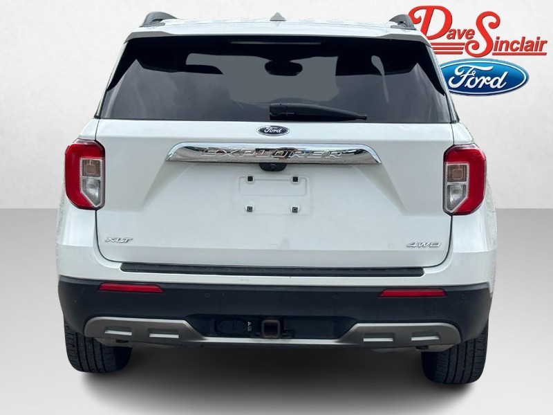 Ford Explorer Vehicle Full-screen Gallery Image 08