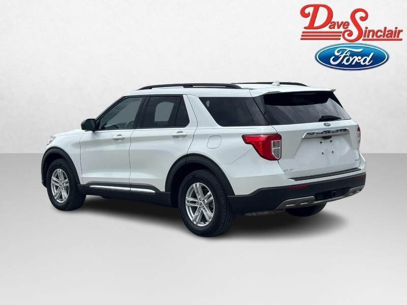 Ford Explorer Vehicle Full-screen Gallery Image 09