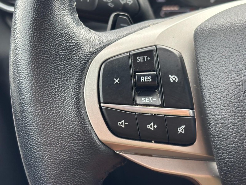 Ford Explorer Vehicle Full-screen Gallery Image 20