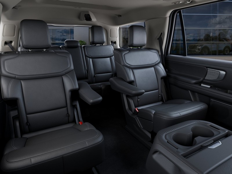 Ford Expedition Vehicle Full-screen Gallery Image 13
