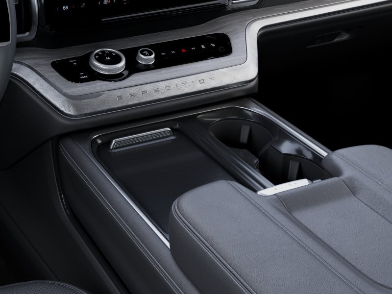 Ford Expedition Vehicle Full-screen Gallery Image 17