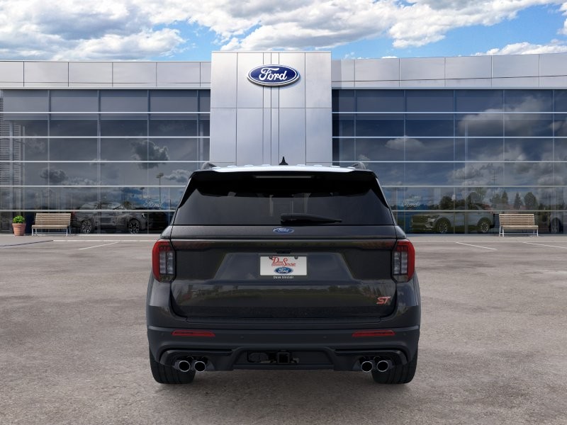 Ford Explorer Vehicle Full-screen Gallery Image 07