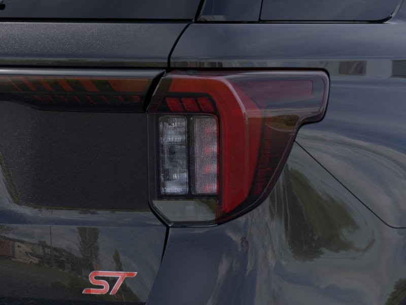 Ford Explorer Vehicle Full-screen Gallery Image 23