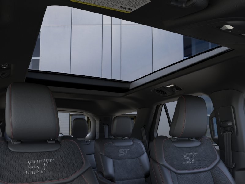 Ford Explorer Vehicle Full-screen Gallery Image 24