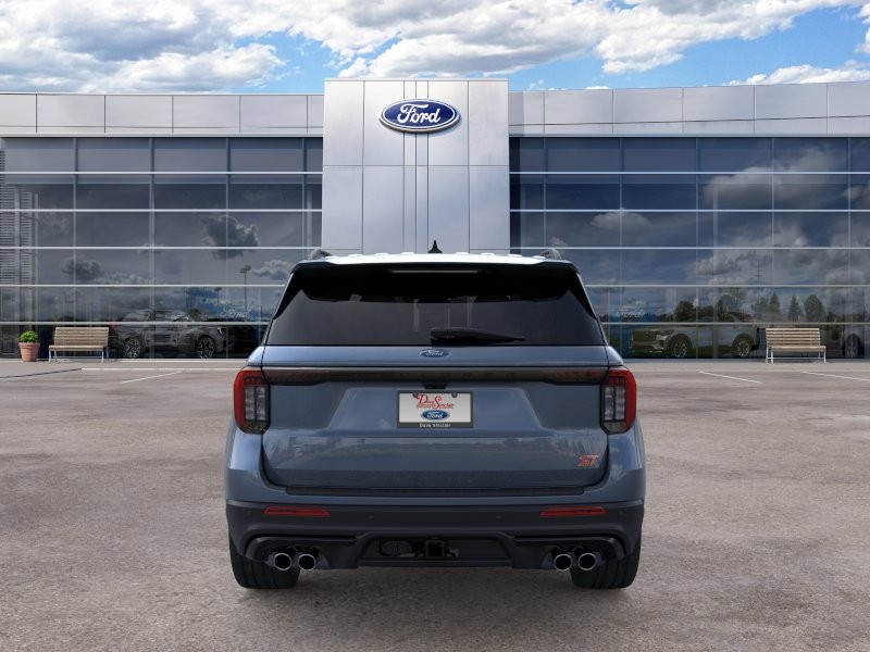 Ford Explorer Vehicle Full-screen Gallery Image 07